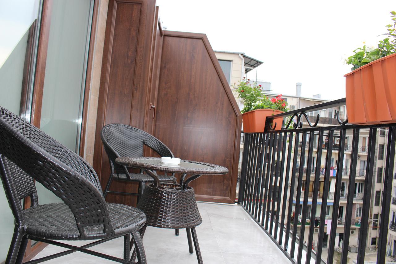 Boutique Hotel 32 Batumi Exterior photo