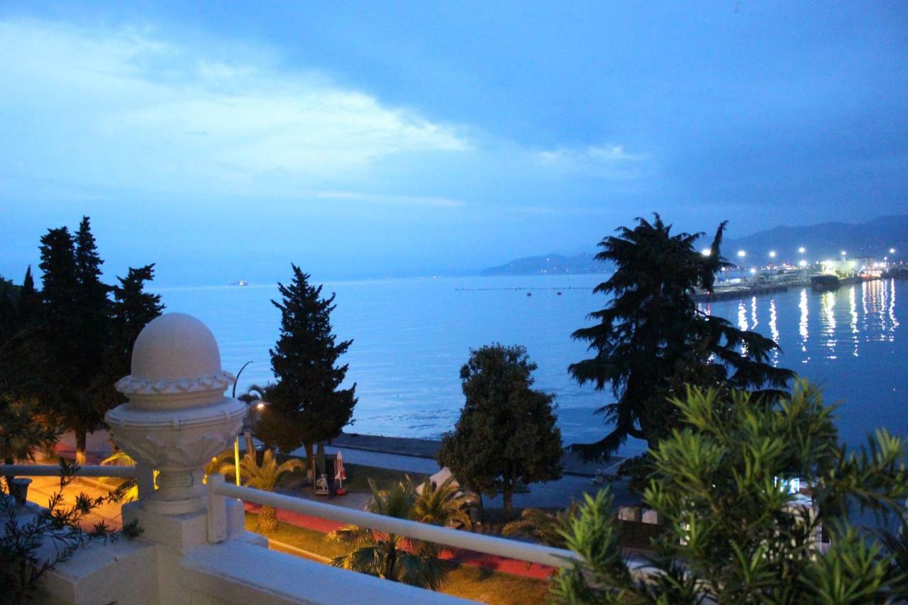Boutique Hotel 32 Batumi Exterior photo